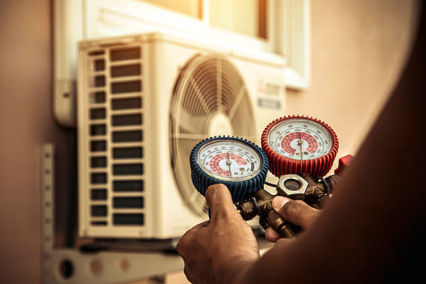 Professional Ac Installation technician working in Milford, IA